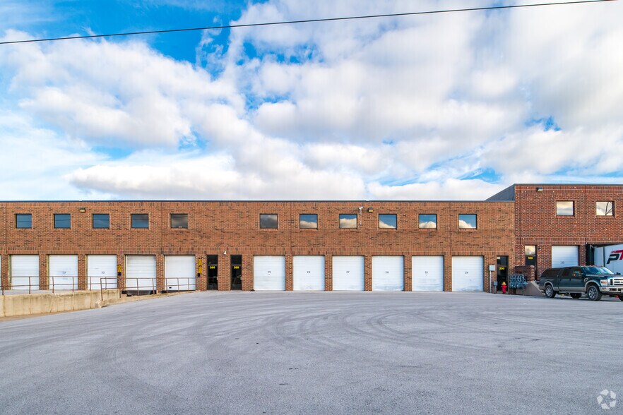 More Photos Of 6185 S Ace Industrial Dr, Cudahy Warehouse For Lease