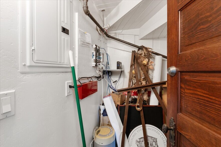 More Photos Of 136-140 W 3rd Ave, Escondido Office For Sale