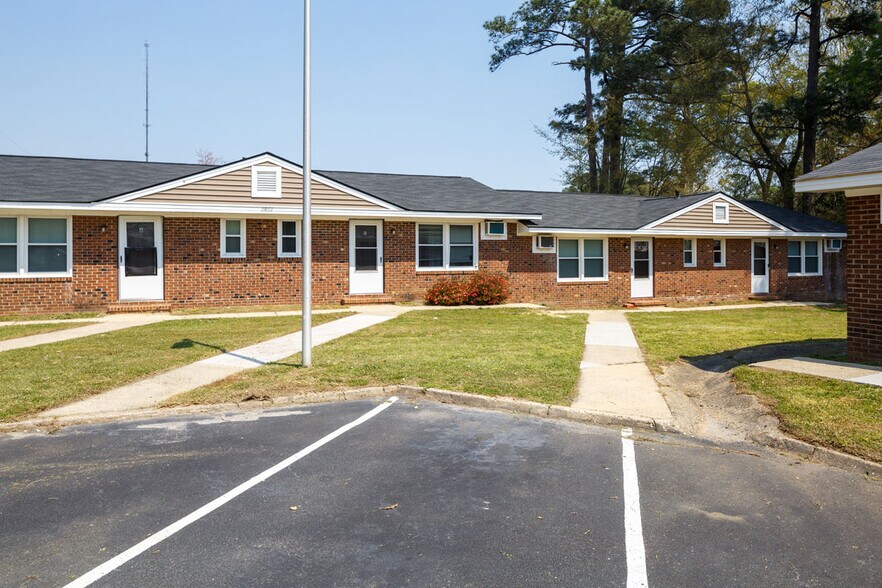 More Photos Of 1043-1053 Rulnick St, Fayetteville Apartments For Sale