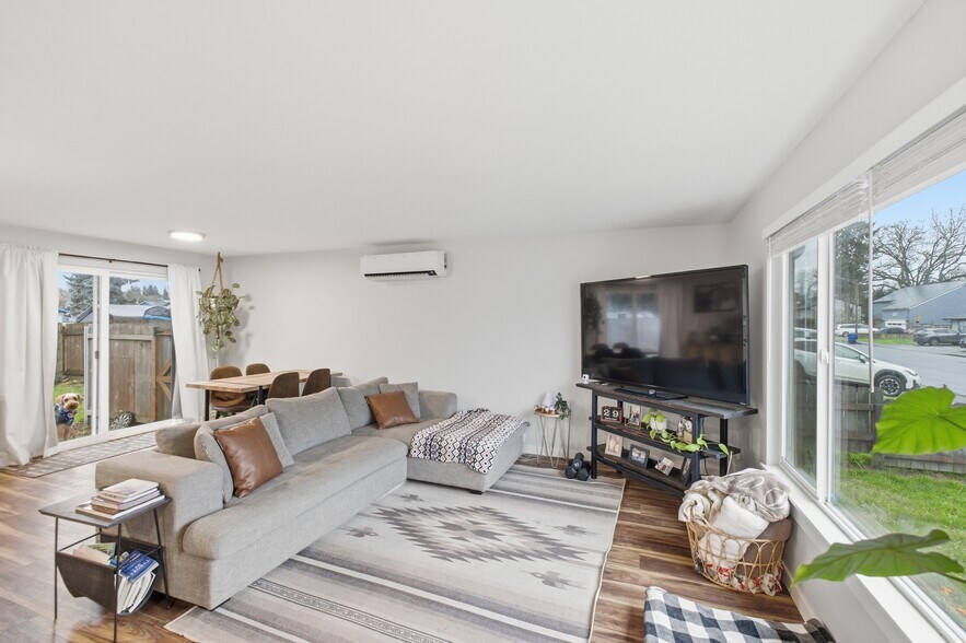 More Photos Of 137 Tanglewood Dr, Jefferson Multifamily For Sale