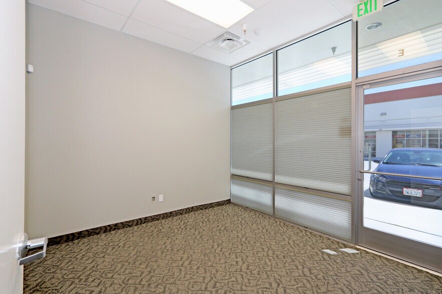 More Photos Of 45090 Golf Center Pky, Indio Warehouse For Sale