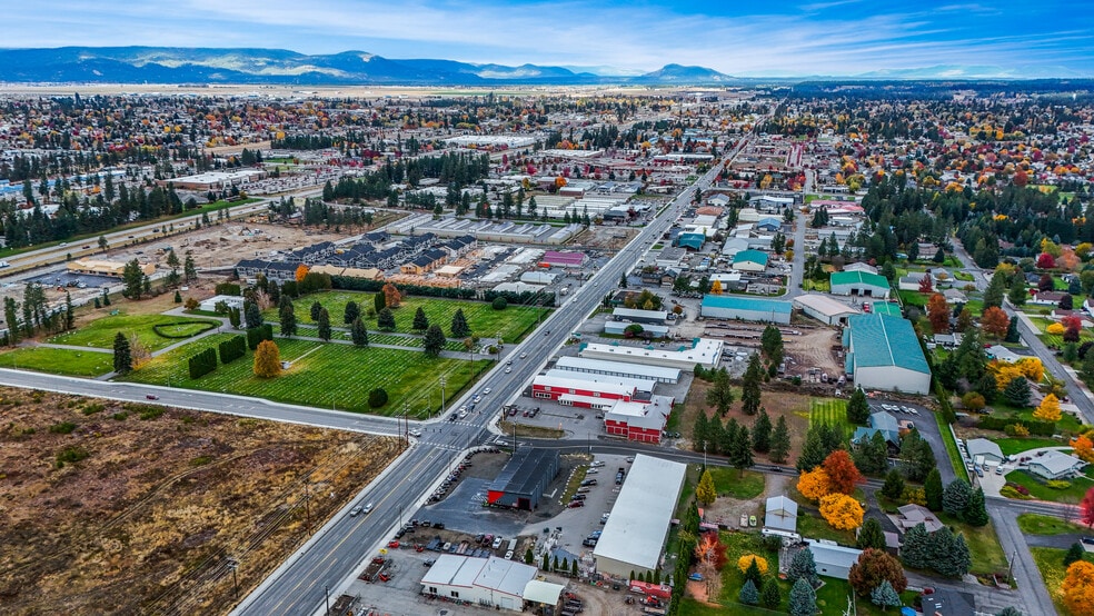 More Photos Of 7168 N Government Way, Dalton Gardens Warehouse For Sale