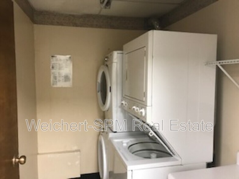 More Photos Of 109 N Main St, Memphis Apartments For Lease