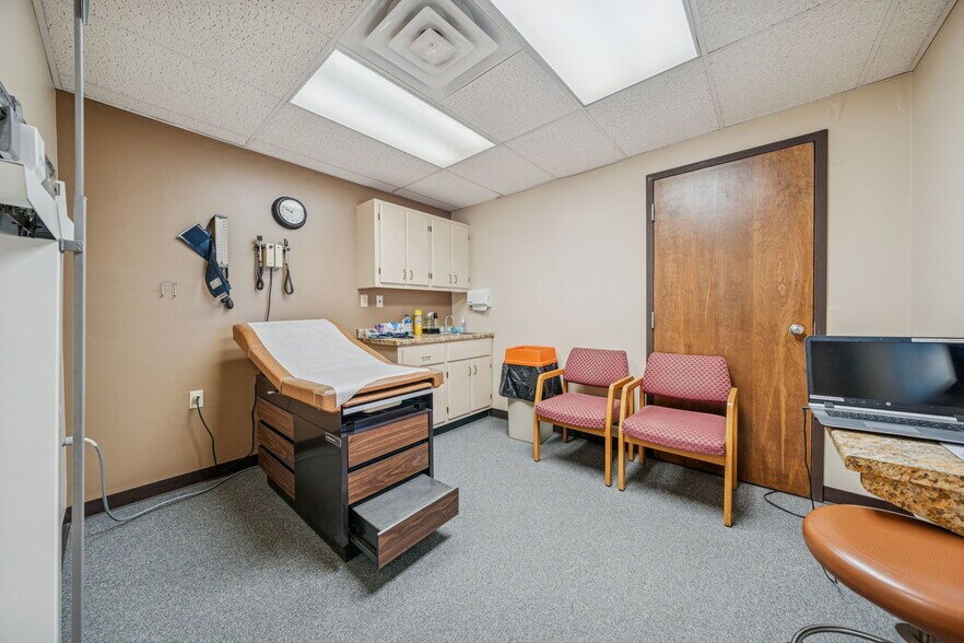 More Photos Of 985 Penn St, Brackenridge Medical For Sale
