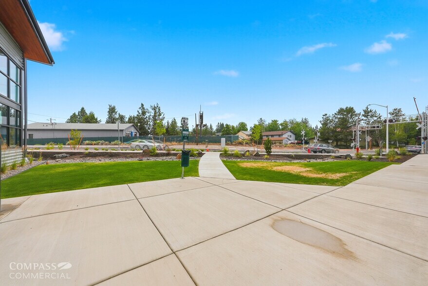 More Photos Of 575 SE 9th St, Bend Unknown For Lease