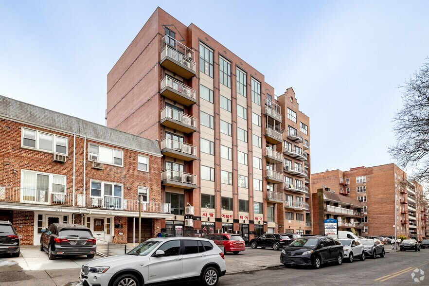 Primary Photo Of 14456 Roosevelt Ave, Flushing Apartments For Sale