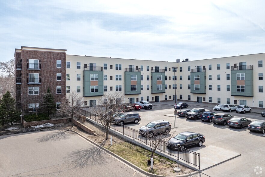 More Photos Of 1550 Larpenteur Ave W, Falcon Heights Apartments For Lease