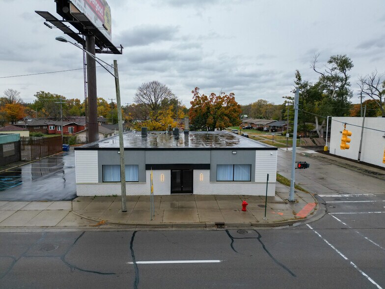 More Photos Of 18685 W 8 Mile Rd, Detroit Restaurant For Sale