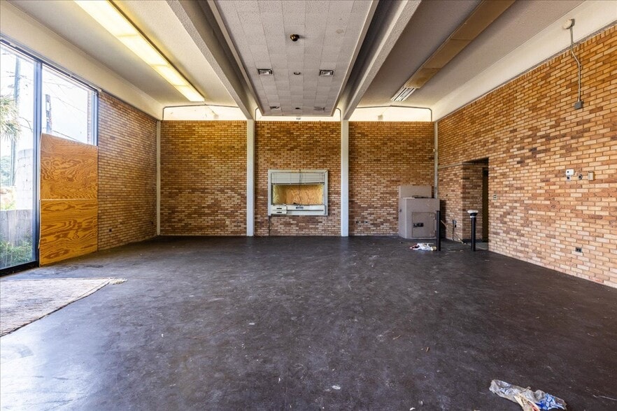 More Photos Of 6653 Church St, Riverdale Freestanding For Sale