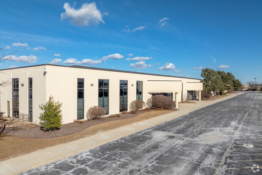Primary Photo Of 2500 Warrenville Rd, Downers Grove Office For Lease