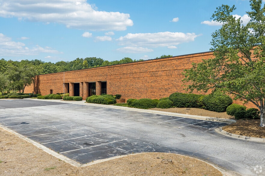 More Photos Of 7990 Second Flags Dr, Austell Unknown For Lease