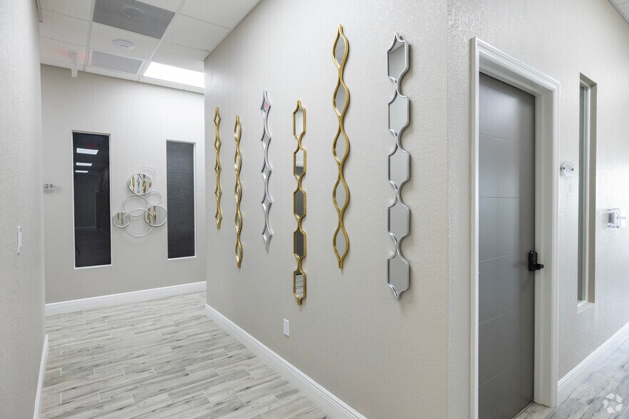 More Photos Of 1211 Tech Blvd, Tampa Manufacturing For Lease