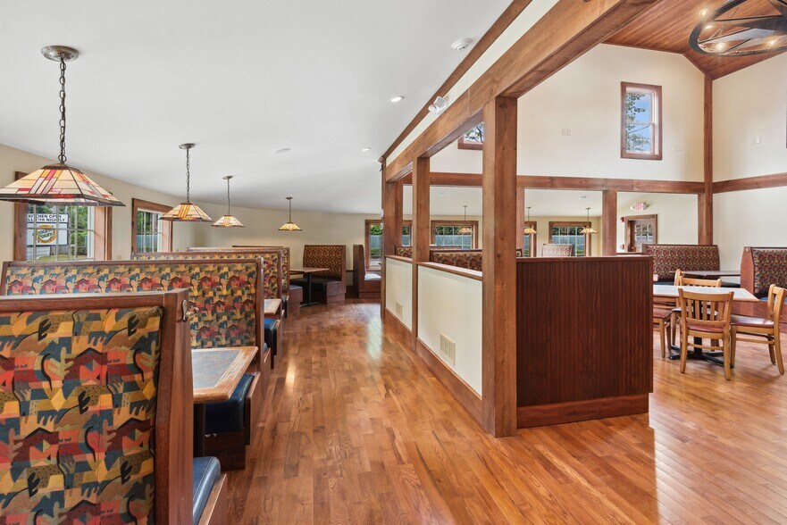 More Photos Of 2647 Montauk Hwy, Brookhaven Restaurant For Sale