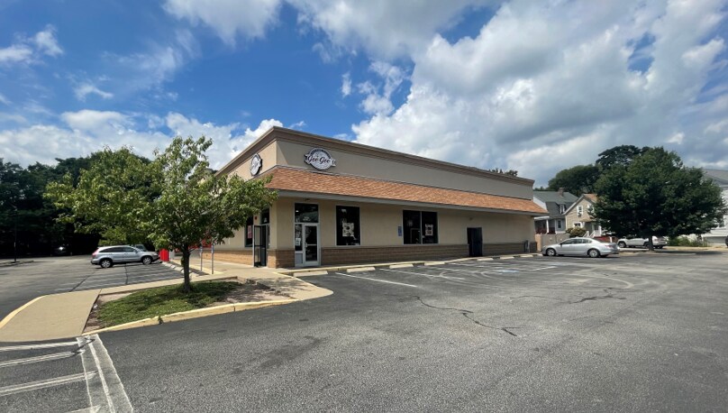 More Photos Of 539 Smith St, Providence Supermarket For Lease