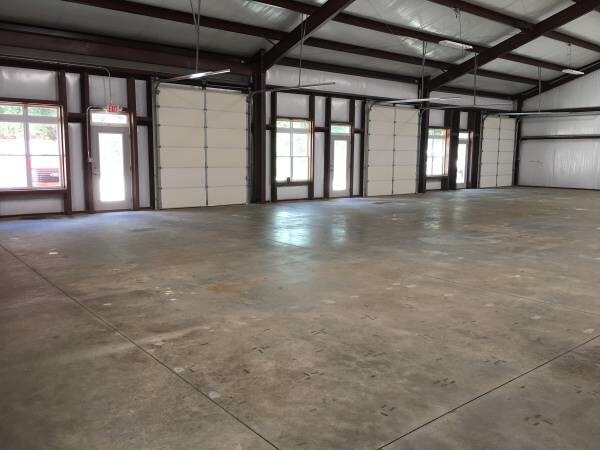 More Photos Of 173-179 Fulton Ct, Peachtree City Light Distribution For Lease