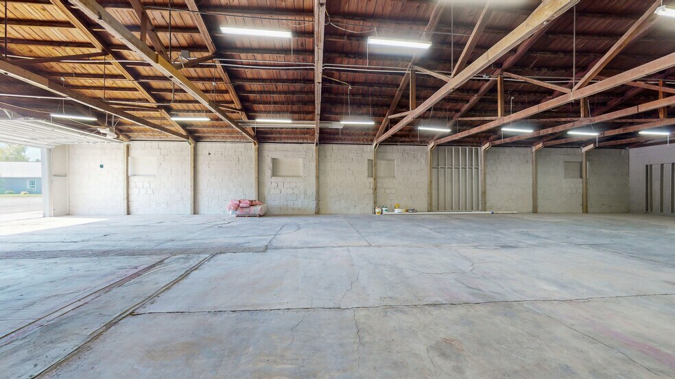 More Photos Of 288 Main St S, Hansen Warehouse For Sale