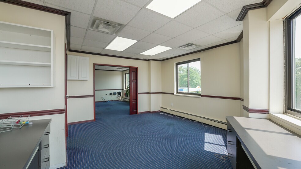 More Photos Of 5847 Francis Lewis Blvd, Oakland Gardens Medical For Sale