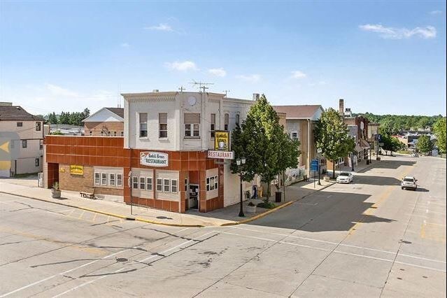 Primary Photo Of 301 Ellis St, Kewaunee Restaurant For Sale