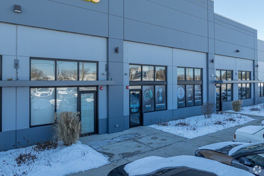 More Photos Of 1414-1440 Bolingbrook Dr, Romeoville Distribution For Lease