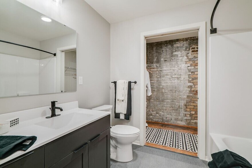 More Photos Of 282 6th St E, Saint Paul Apartments For Sale