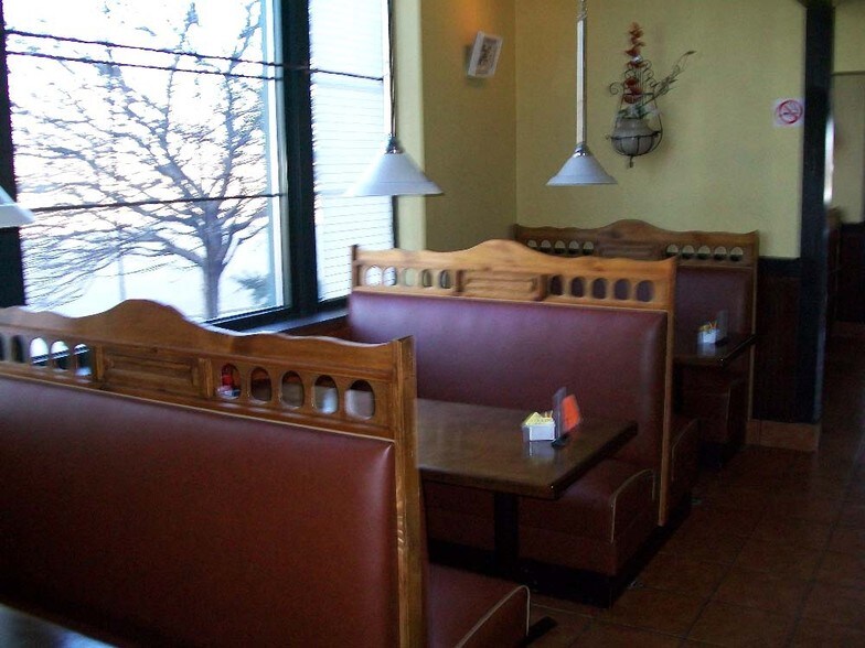 More Photos Of 25750-25780 Novi Rd, Novi Storefront Retail Office For Lease