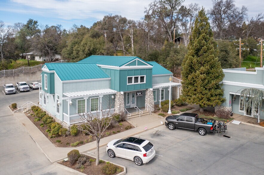 More Photos Of 40282 Highway 41, Oakhurst Freestanding For Sale