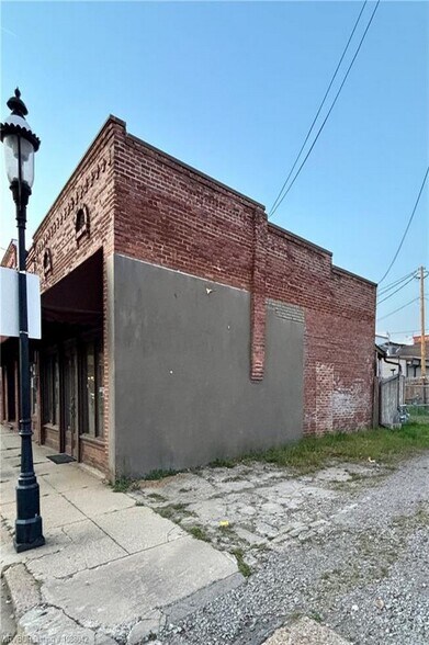 More Photos Of 500 Main St, Van Buren Storefront For Sale