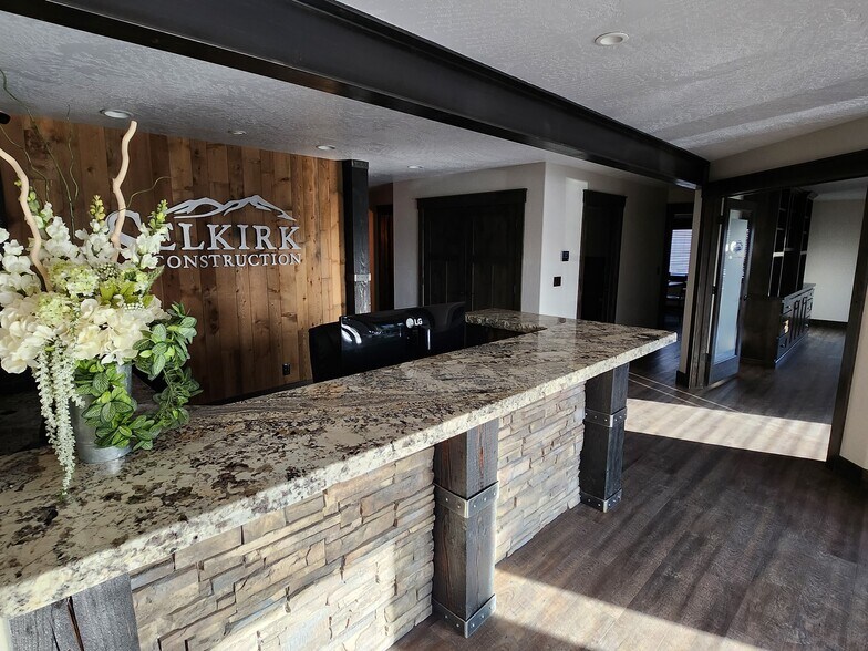 More Photos Of 10157 N Taryne St, Hayden Warehouse For Lease