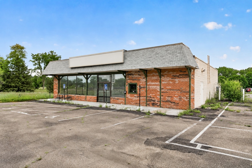 More Photos Of 15825 NW 7th Ave, Andover Convenience Store For Lease
