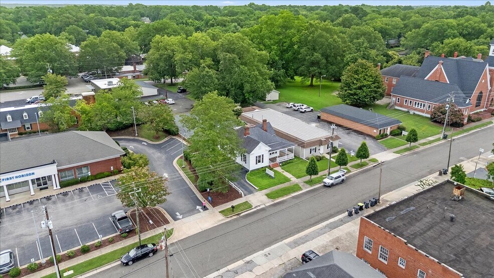 More Photos Of 109 Gilliam St, Oxford Medical For Lease