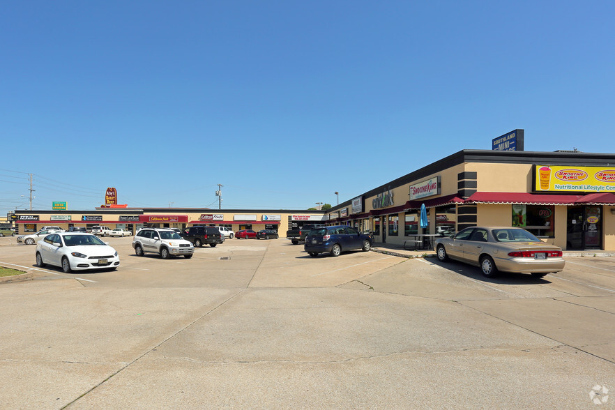 Primary Photo Of 5033-5079 S Yale Ave, Tulsa Unknown For Lease