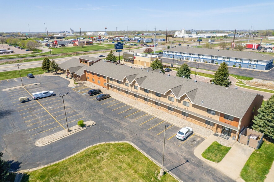 More Photos Of 4230 S Lewis Blvd, Sioux City Hotel For Sale