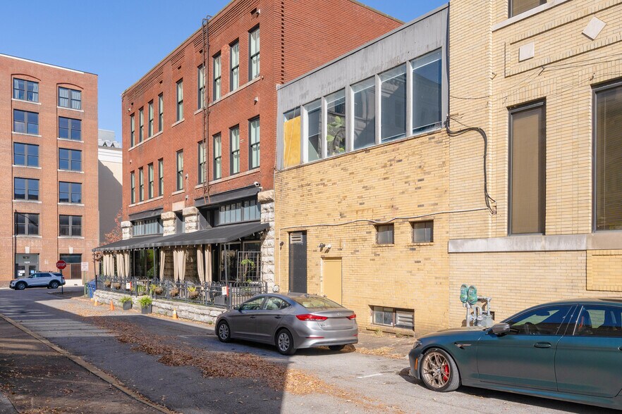 More Photos Of 124 E 10th St, Chattanooga Storefront Retail Office For Sale