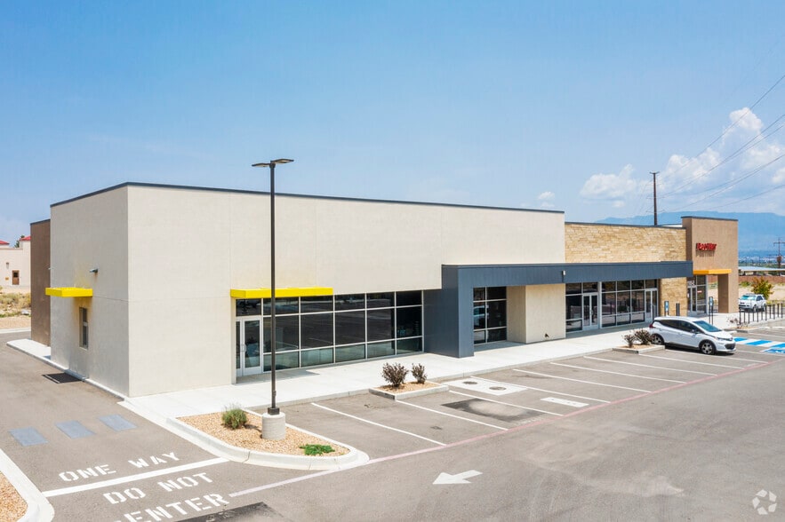More Photos Of 2105 Vista Oeste NW, Albuquerque General Retail For Lease