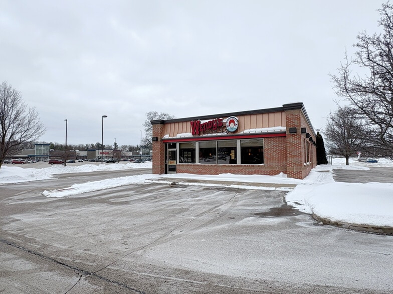 Primary Photo Of 1756 N Getty St, Muskegon Fast Food For Lease