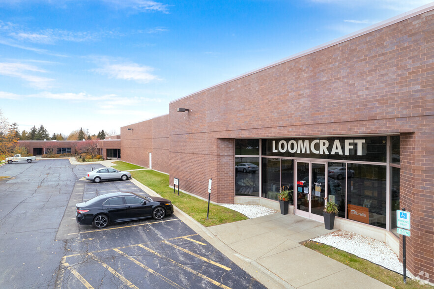 Primary Photo Of 645-647 Lakeview Pky, Vernon Hills Distribution For Lease