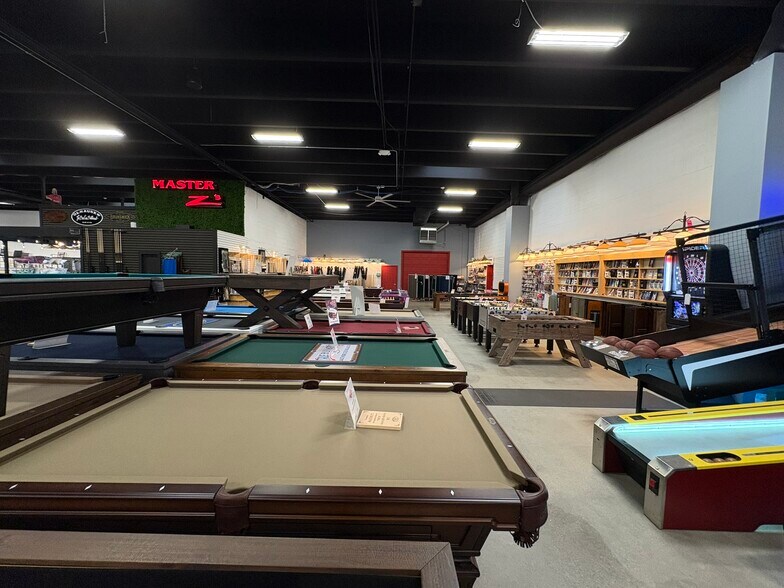 More Photos Of 19355 W Bluemound Rd, Brookfield Freestanding For Sale