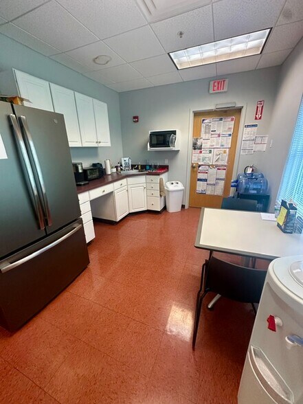 More Photos Of 23 Spring St, Scarborough Medical For Lease