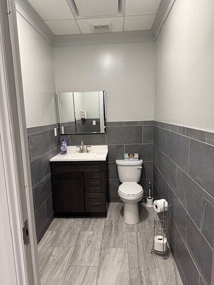 More Photos Of 201 Moreland Rd, Hauppauge Medical For Sale