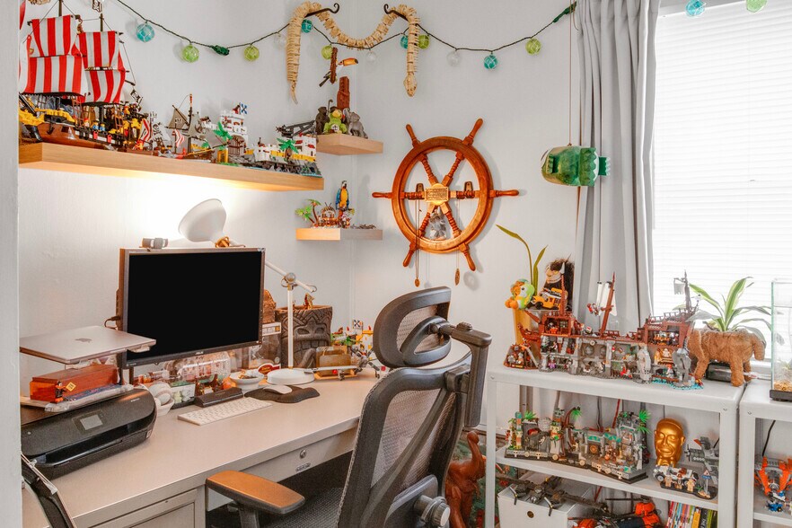 More Photos Of 209 Mira Mar Ave, Long Beach Multifamily For Sale