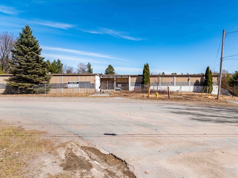 Primary Photo Of 16 Jessie st, Lively Schools For Sale