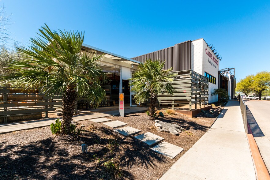 More Photos Of 4715 S Lamar Blvd, Sunset Valley Storefront For Lease