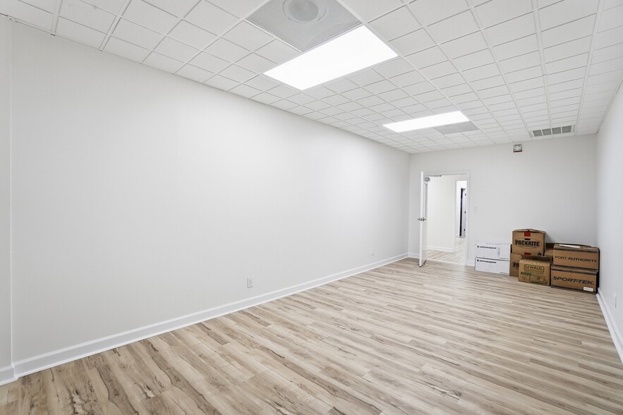 More Photos Of 1550 Magnolia Dr, Cincinnati Warehouse For Lease