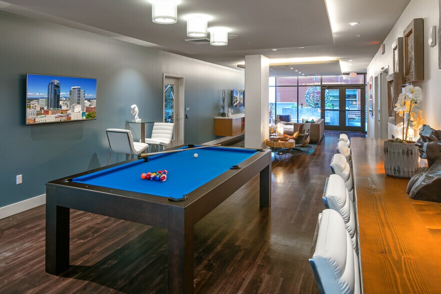 More Photos Of 1221 SW 11th Ave, Portland Apartments For Lease