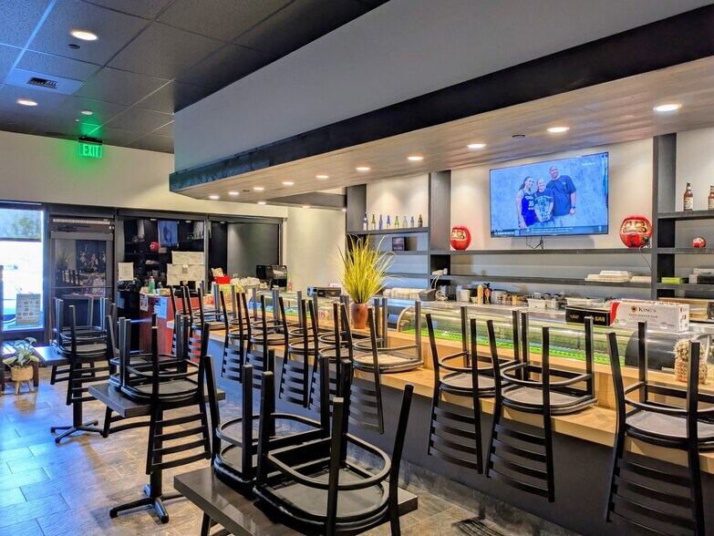 More Photos Of 305-393 W Los Angeles Ave, Moorpark Freestanding For Lease