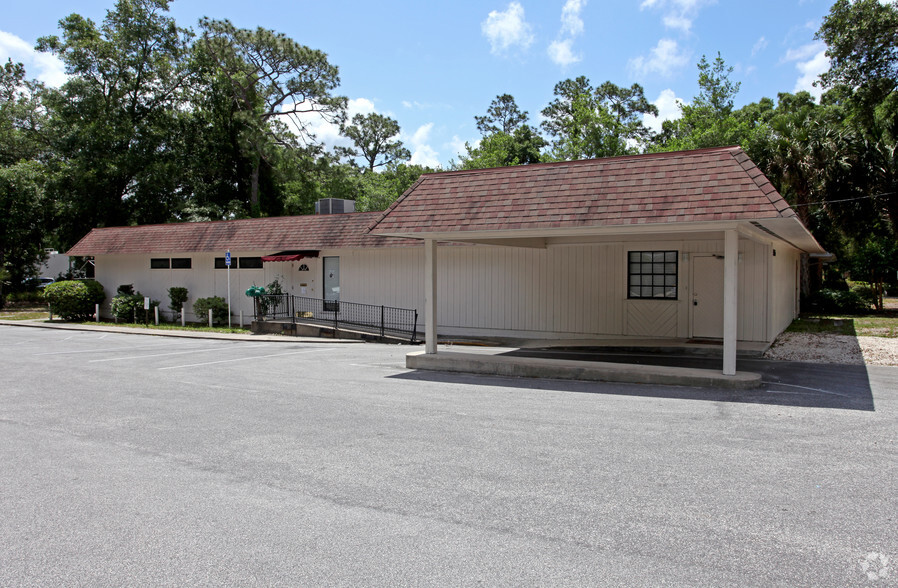 Primary Photo Of 1015 N Stone St, Deland Medical For Lease