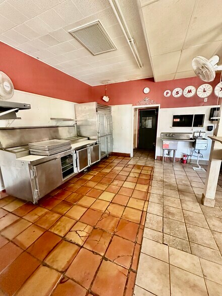 More Photos Of 400 Main St, Rio Vista Restaurant For Sale