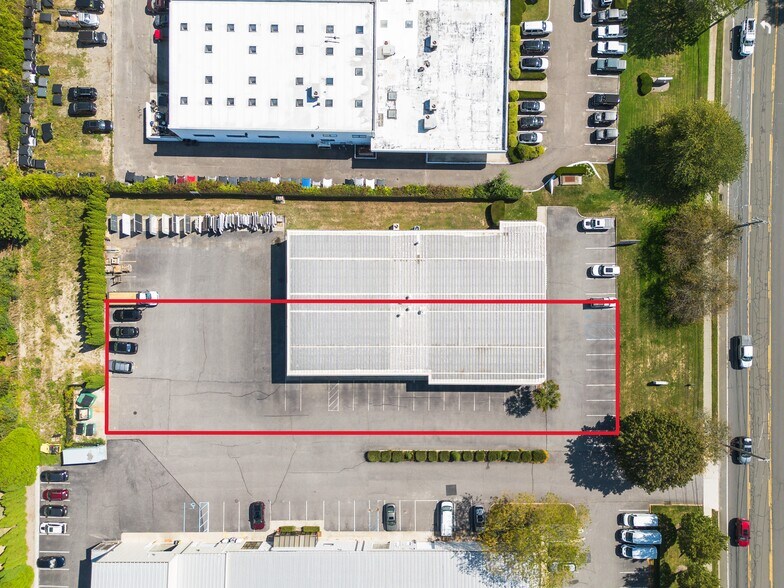 More Photos Of 641 County Road 39A, Southampton General Retail For Lease