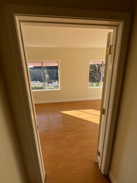 More Photos Of 931 N La Cienega Blvd, Los Angeles Storefront Retail Office For Lease