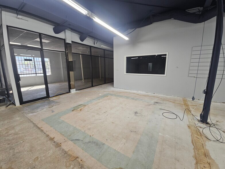More Photos Of 3420 NW 7th St, Miami Light Distribution For Lease